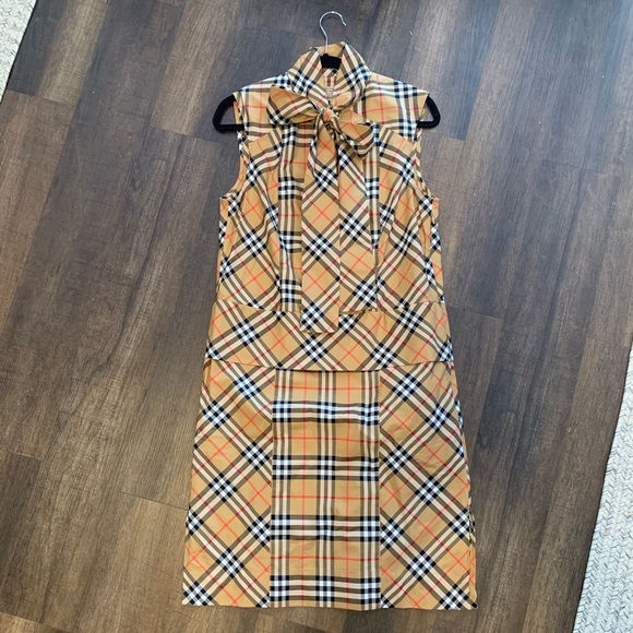 ⛔️SOLD⛔️NWT Burberry cotton dress size 6 - Picture 6 of 8